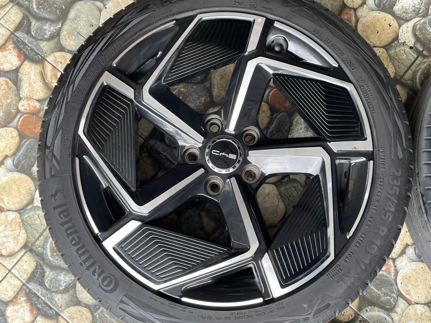 ล้อแม็กซ์ขอบ19 พร้อมยาง Continental 235/45R19 #BYD #SEAL 5x120 สภาพพร้อมใช้งาน