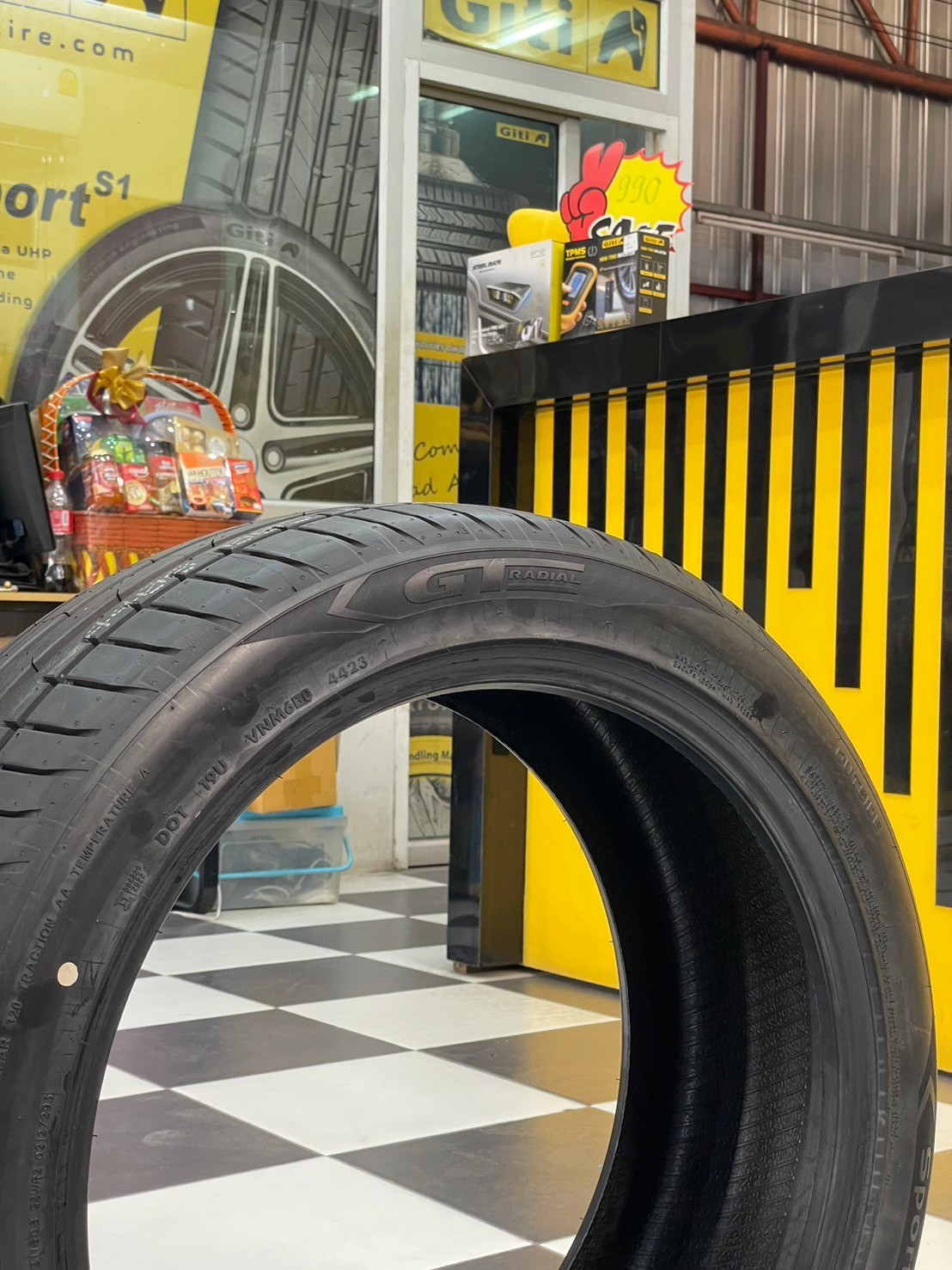 GT RADIAL SPORT Active2 235/45R19 ยางใหม่ปี2023