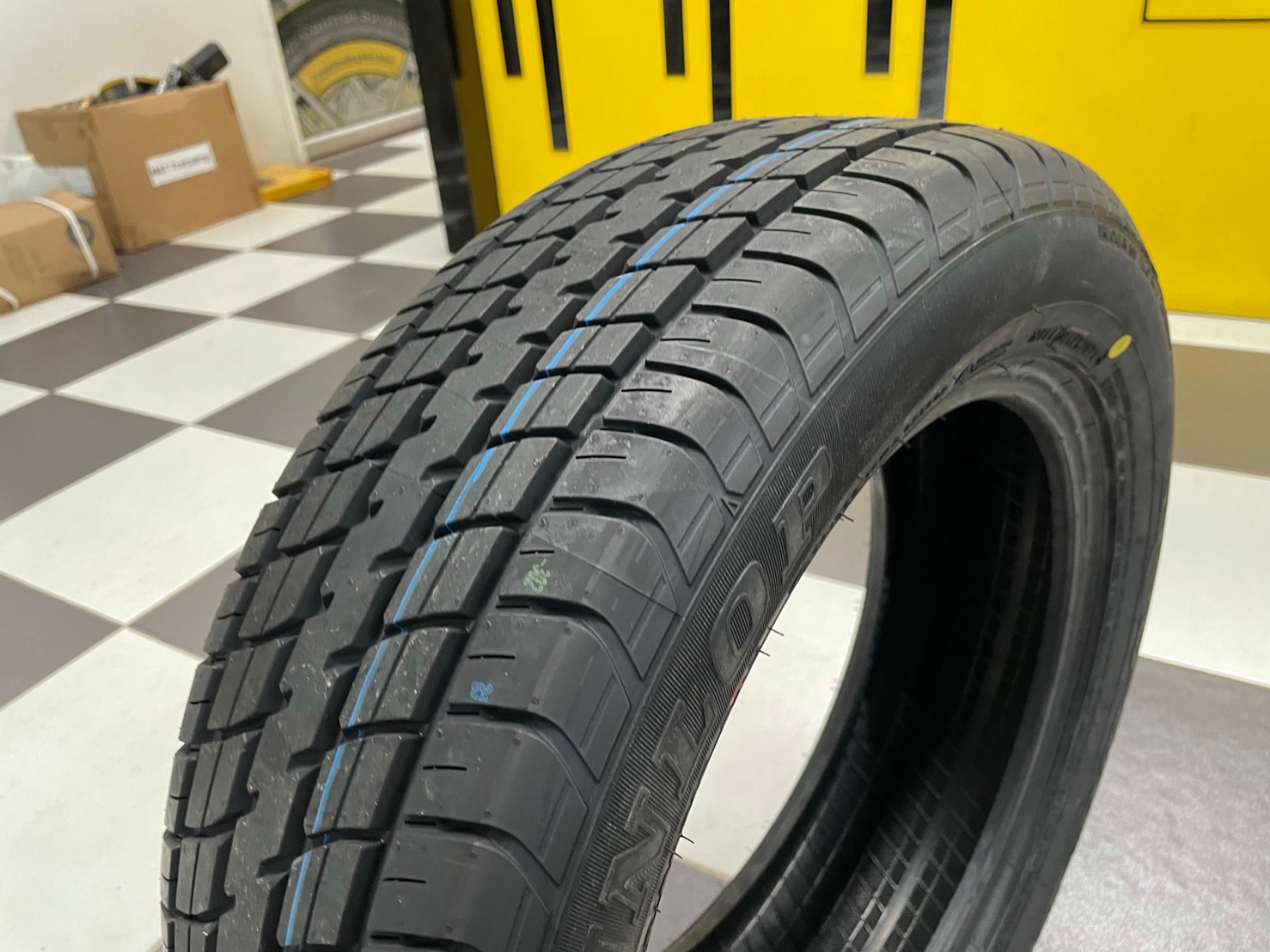 ยางใหม่คุณภาพดี DUNLOP SP SPORT2030 185/60R15