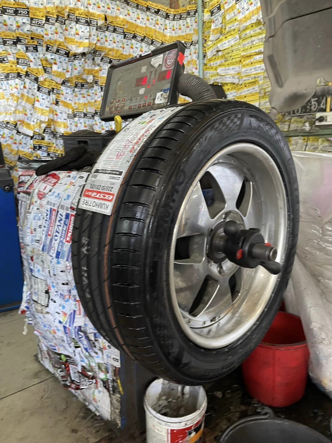 🛞❤️ #HYUNDAI_H1🚘เปลี่ยนยาง 💫 🛞🐘#KUMHO #ECSTA #PS71 235/50R18