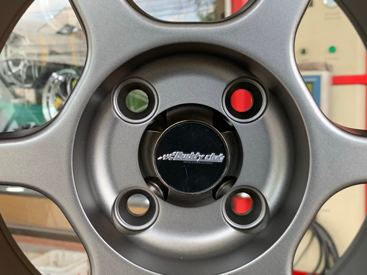 ล้อแม็กขอบ15 P1 งานไทย SSW 4รู100 กว้าง7 ออฟ38 สีเทากัน