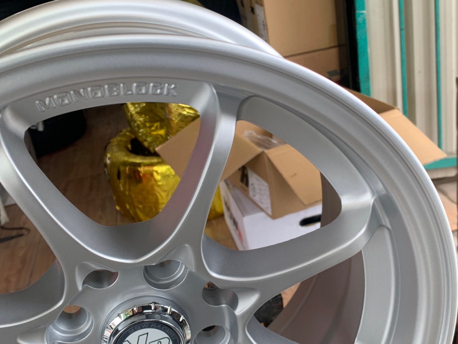 ล้อแม็กใหม่ขอบ15 Ce28 Model MF-8022 4รู100 กว้าง7 ออฟ35 สีซิลเวอร์