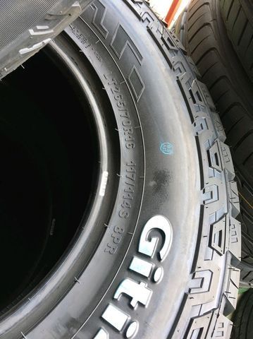 ยางใหม่คุณภาพดียางปี18 Giti4x4 AT70 265/70/R16ตัวหนังสือสีขาว ผ้าใบ8ชั้น