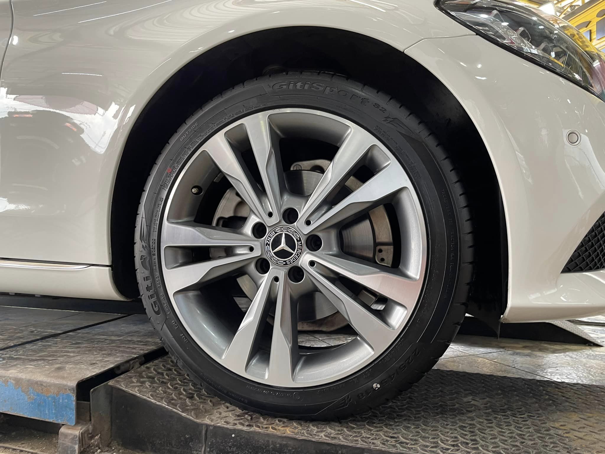 #Mercedes_Benz_C220d GITI_SportS2 225/45R18 245/40R18