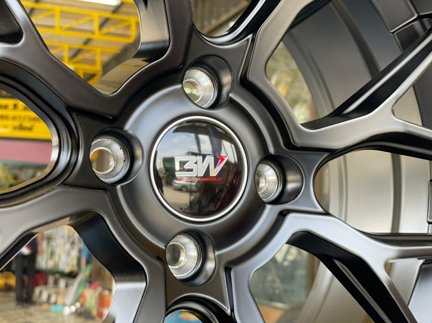 ล้อแม็กซ์ใหม่ขอบ16 BrightWheel กว้าง7 4รู100 ออฟ35 สีดำ ลายเขากวาง