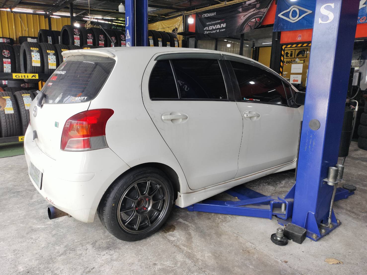 🚘 #TOYOTA_YARIS ติดตั้งเปลี่ยนยาง #KINTO_FORZA001_195/50R15