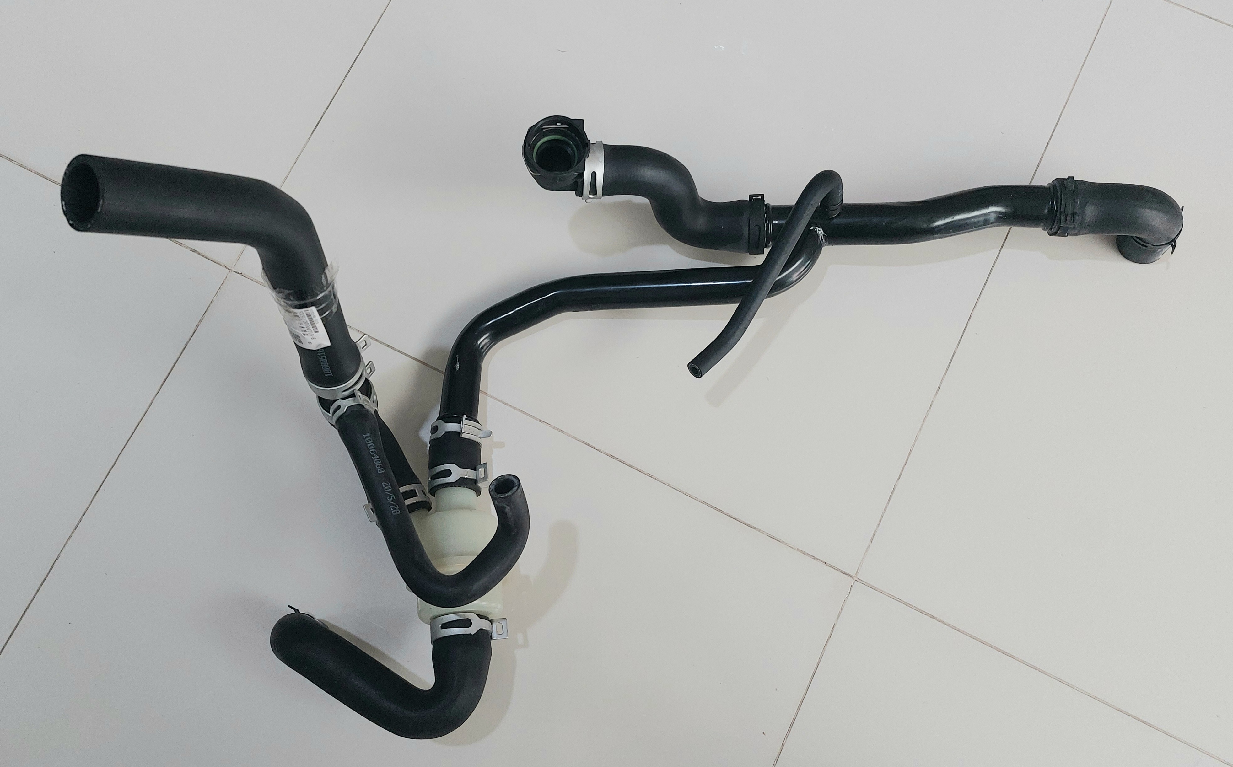 ชุดท่อน้ำ+วาล์วน้ำพร้อมเสื้อ MG6