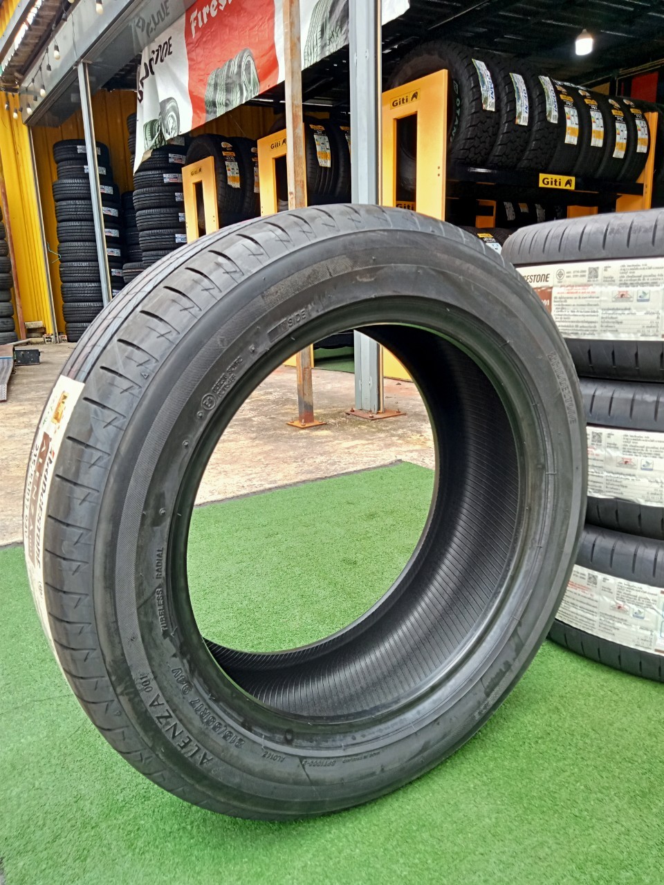 ยางใหม่ Bridgestone Alenza 001 215/55R17 ยางใหม่ปี2024