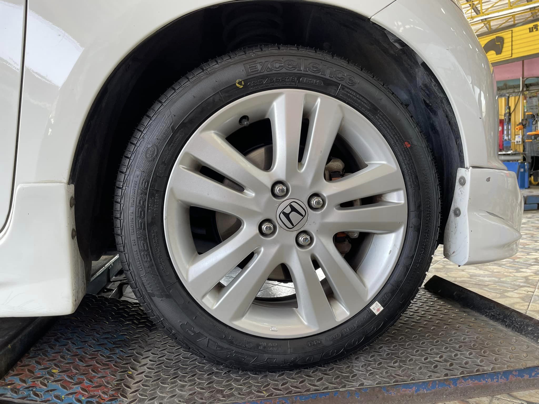 🚗 #HONDA_JAZZ เปลี่ยนยาง 🛞#GOODYEAR_EXCELLENCE_185/55R16