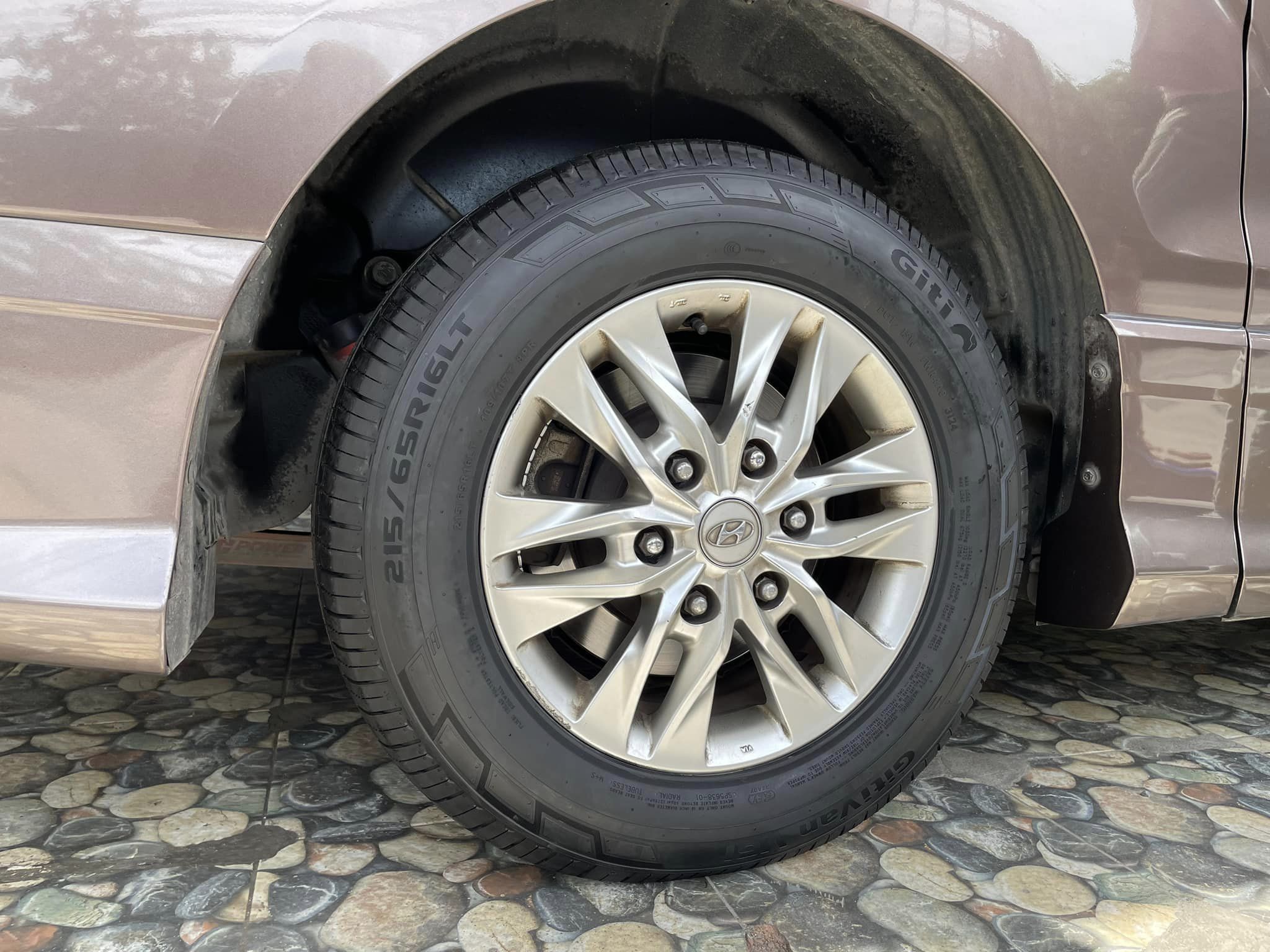 #HYUNDAI H1 GITI VANV61 215/65R16 คุ้มค่า คุณภาพดี