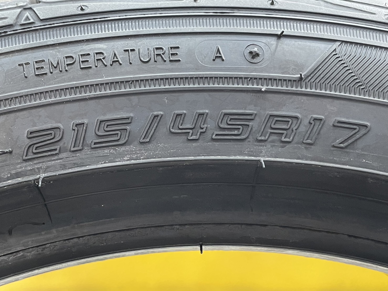 ยางDUNLOP SP SPORT #LM705 215/45R17 ยางใหม่ปี2024