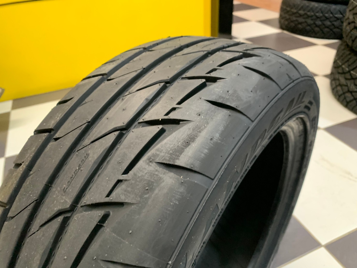 ยางลายซิ่ง 🔥🔥🔥Landsail RS009 195/50R15 👍 ยางใหม่ปี2021