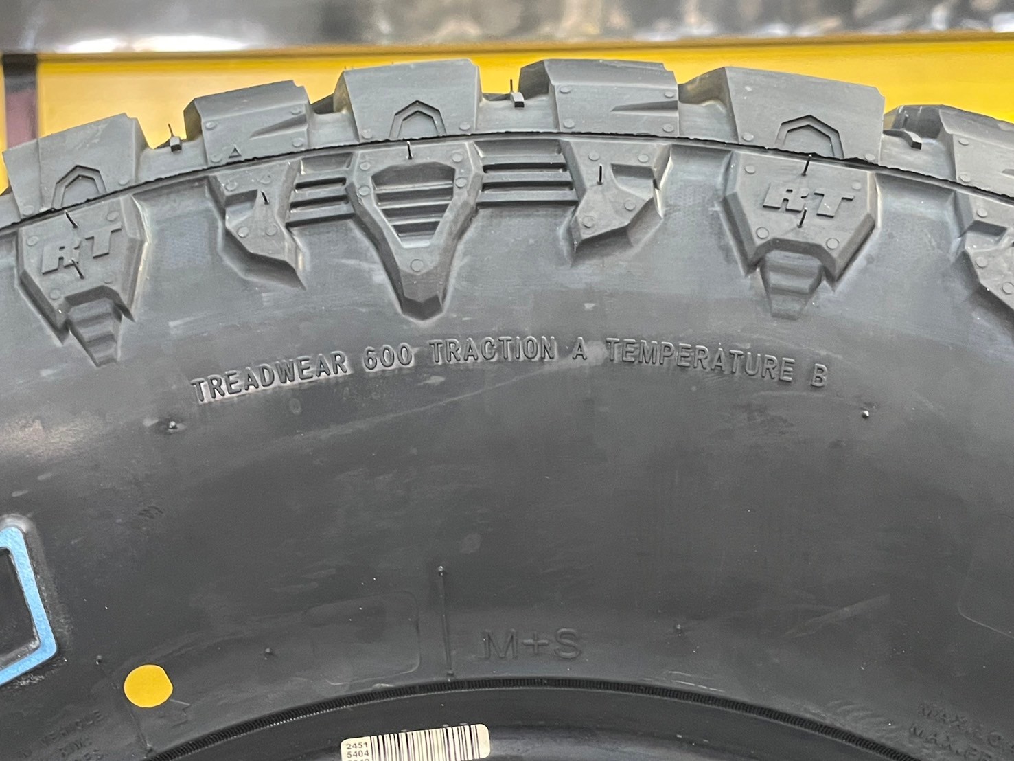 ยาง Sailun Terramax RT 265/70R16 ยางใหม่ปี2024 " หล่อ ดุดัน ยางตัวหนังสือสีขาว "