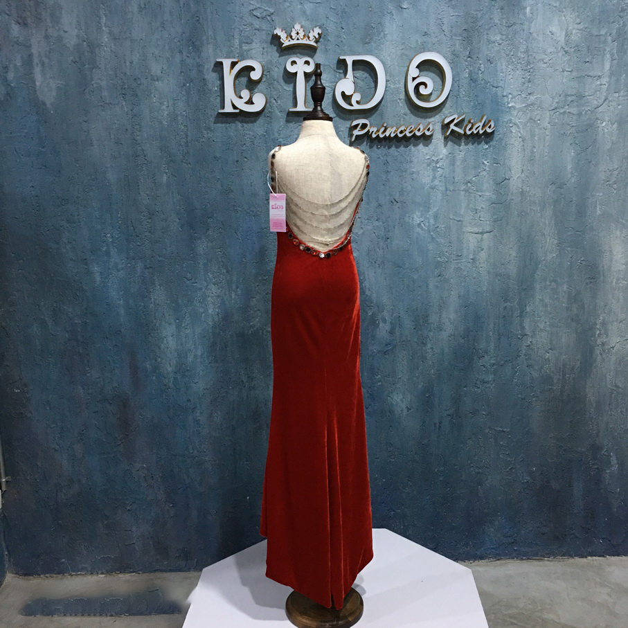 เช่าชุดเด็ก*มีหน้าร้านอยู่รัชดา ลองได้ เปลี่ยนได้ ถ่ายรูปเองจากสินค้าจริง*W18088 ชุดราตรีเด็กสีแดงเว้าหลัง หางปลา เรียบหรู