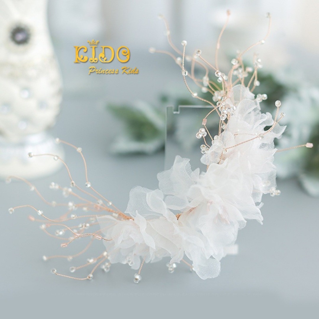 คาดผมเด็กหรือข้อมือ(หน้าร้านอยู่รัชดา)KF647 เส้นคาดสีชมพู ประกับด้วยดอกไม้ผ้าสีขาว