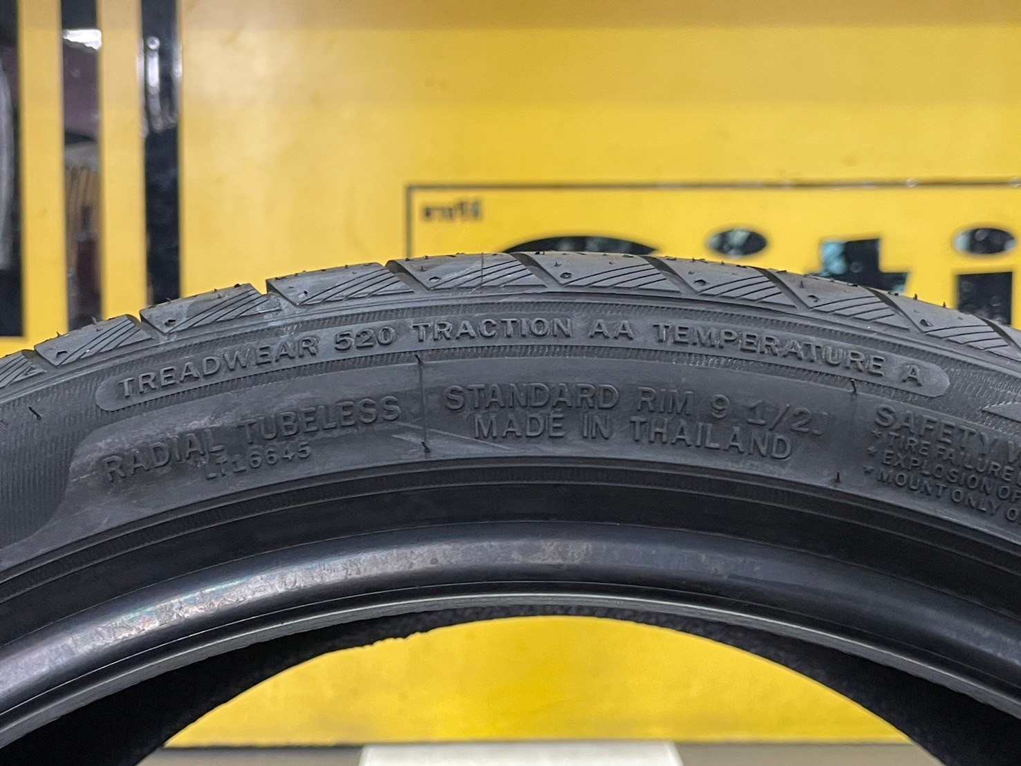 ยางใหม่ Atlas UHP 265/35R18 ยางใหม่ปี2024