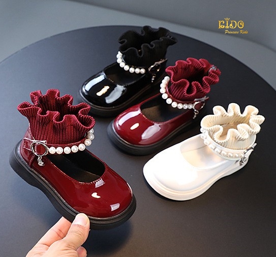 sรองเท้าเด็กออกงาน(หน้าร้านอยู่รัชดา ลองได้)H107สีครีม สีแดงเข้ม สีดำ หนังแก้วคาดมุกดูเท่สุดๆ