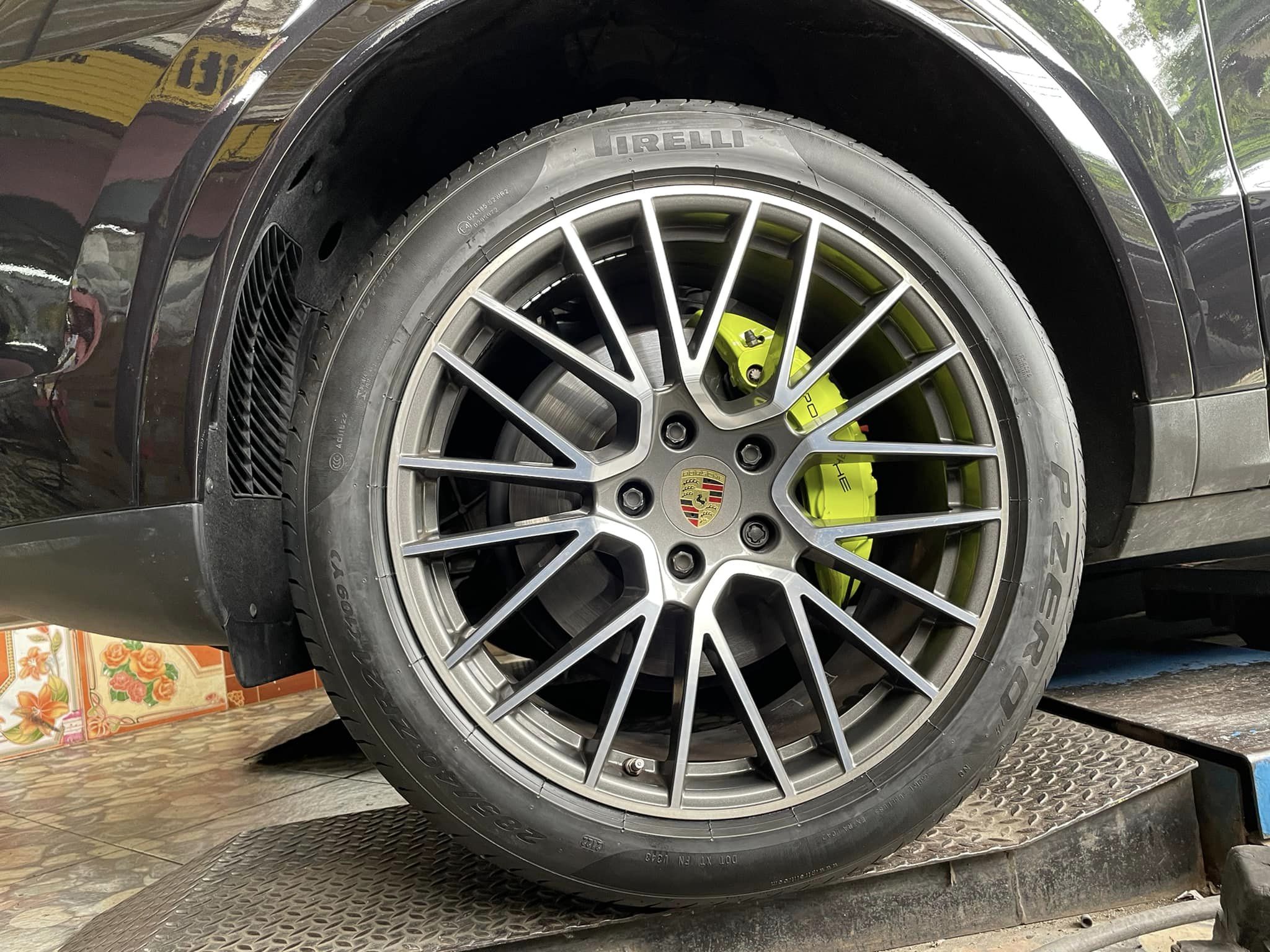 #Porsche cayenne hybrid เปลี่ยนยาง #ยางใหม่สปอร์ต สมรรถนะการขับขี่สูง #Pirelli P Zero 285/40R21 #Pirelli P Zero 315/35R21