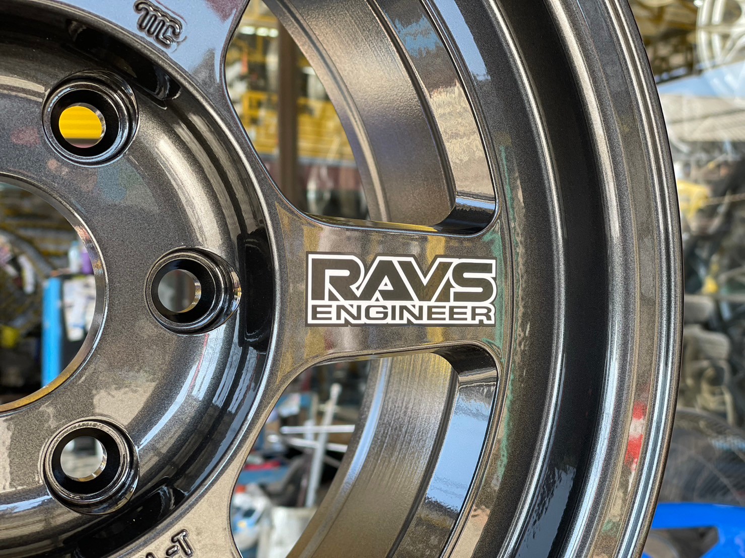 #TE37 16x8 ET25 6x130 สีเทากัน สำหรับรถตู้รุ่นใหม่