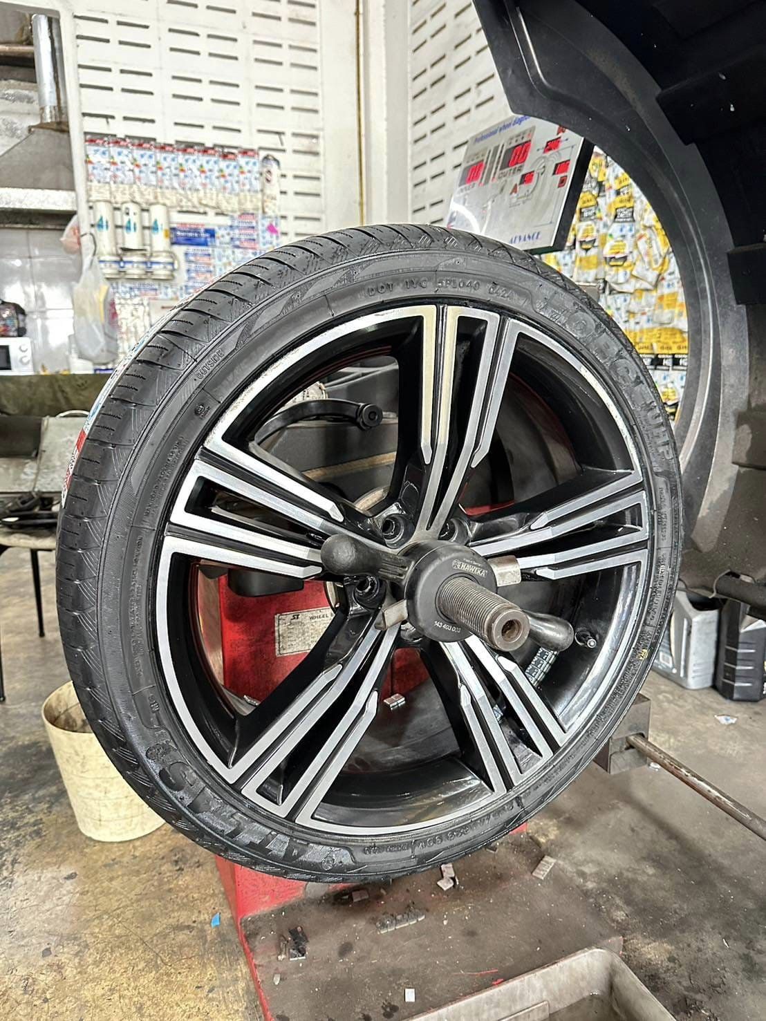 🚘 #VOLVO_V60 เปลี่ยนยาง #ATLAS_FORCE UHP_235/40R19