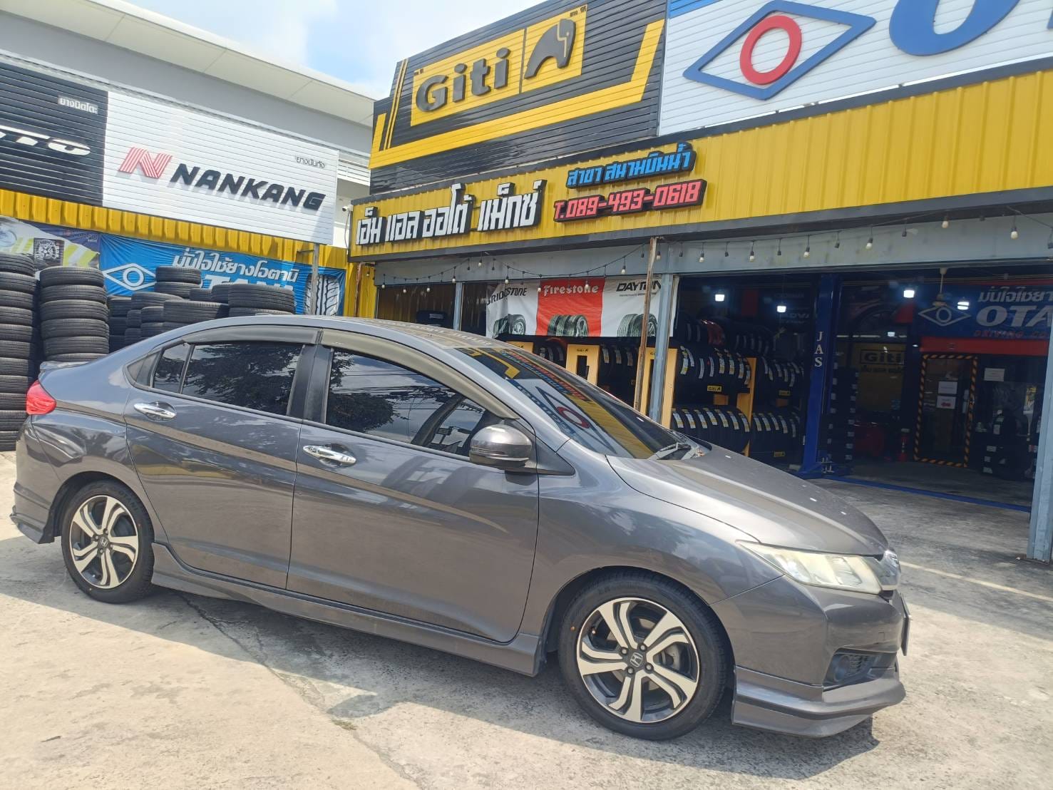 🚘 #HONDA_CITY เปลี่ยนยาง #มั่นใจใช้ยางโอตานิ 🛞 ￼#OTANI #EK1000 185/55R16