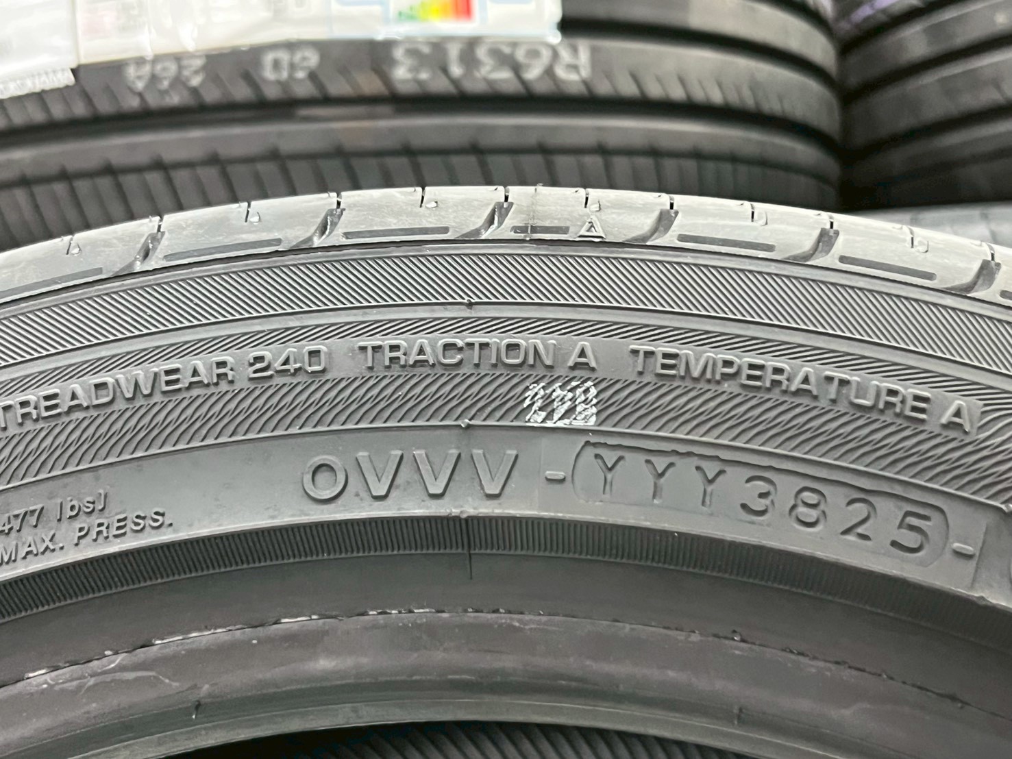 Yokohama ADVAN dB Decibel V551 ขนาด 235/45R18 ยางใหม่ปี2025