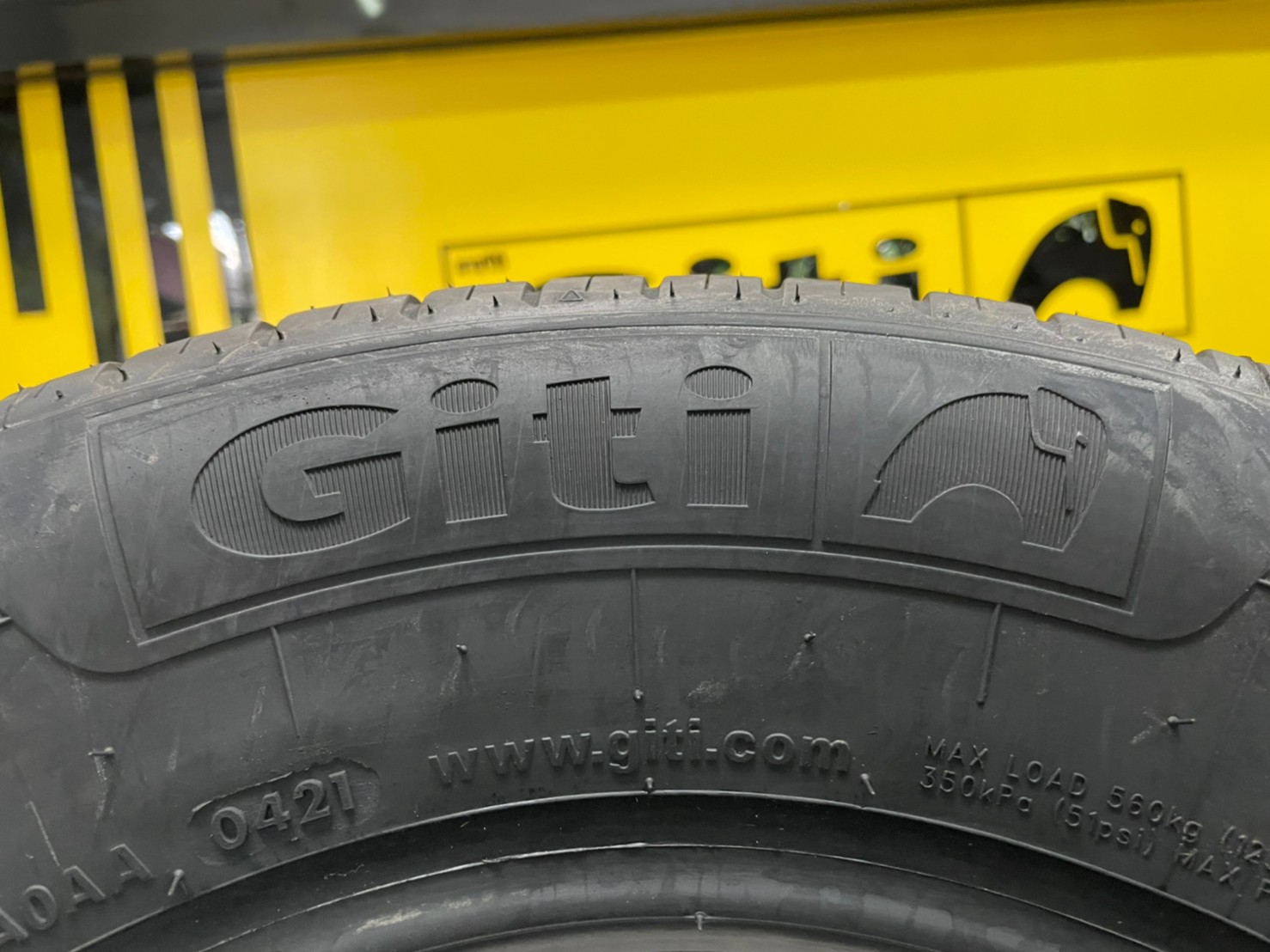 185/70R14 Giti Synergy E1 ยางสปอร์ต ยางรถยนต์คุณภาพดี สมรรถนะสูง นุ่มเงียบ