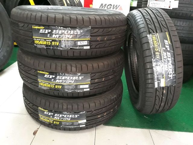 ยางใหม่ปลายปี16 ลดราคาพิเศษพร้อมติดตั้งกันเลย Dunlop SP Sport LM704 195/65R15