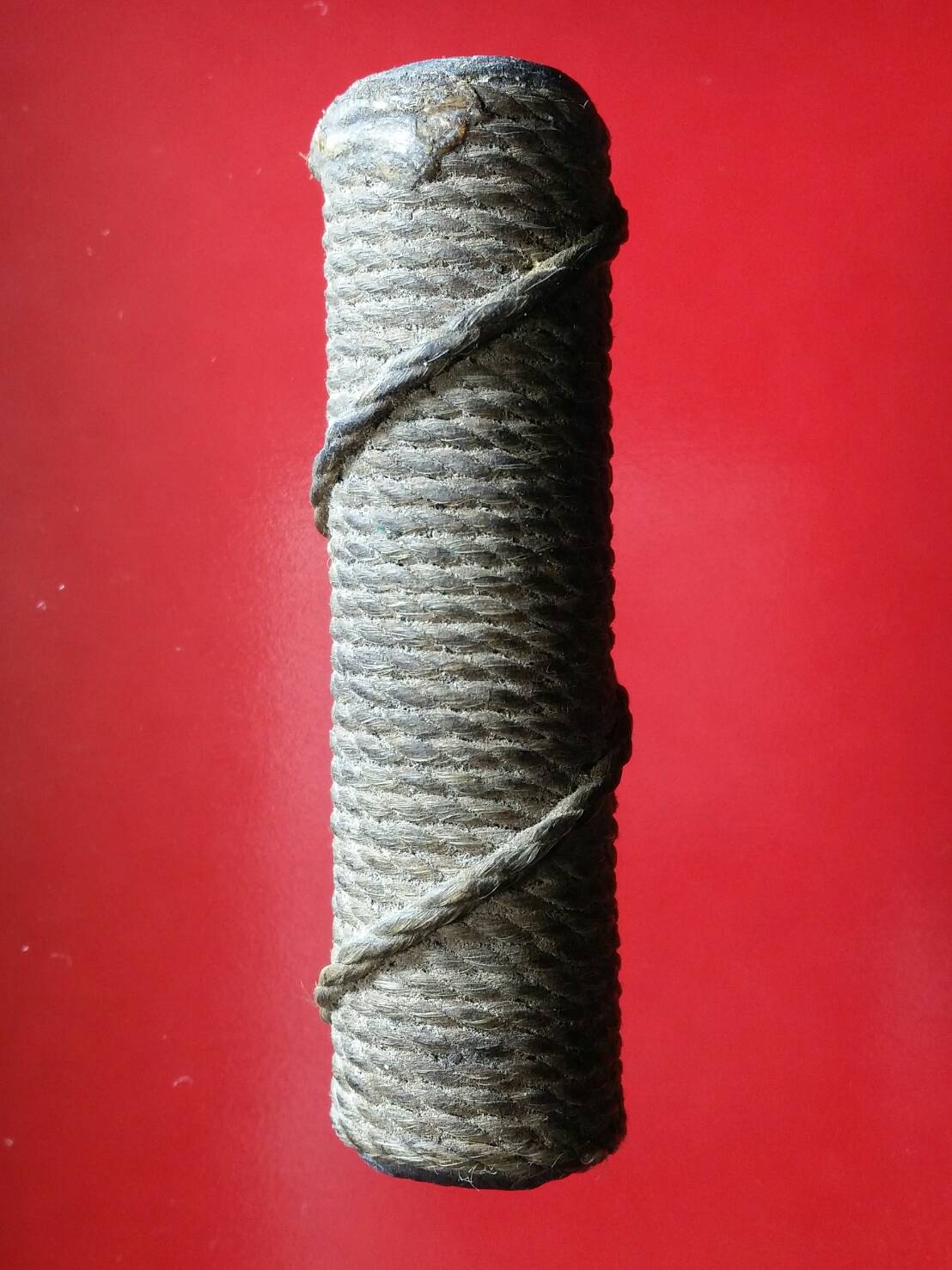 ตะกรุดโทน 3 กษัตริย์(ทองแดง+อลูมิเนียม+ทองเหลือง) สายหลวงพ่อทบ ถักด้วยเชือกปอผสม