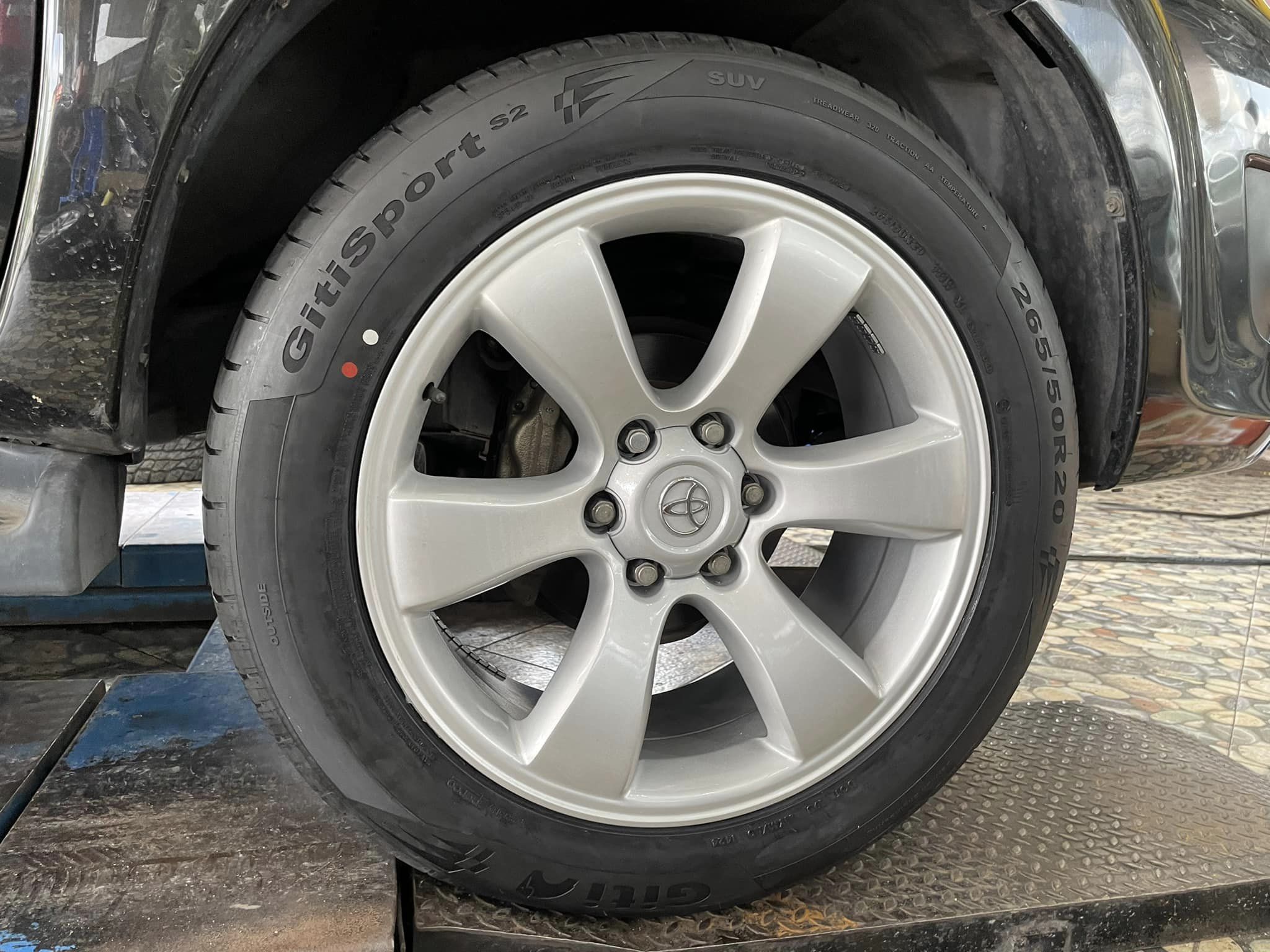 🚗#TOYOTA_FORTUNER🚘เปลี่ยนยาง 🛞#ยางจีที #ยางสปอร์ตสมรรถนะการขับขี่สูง 🛞 🛞#Giti_SportS2 265/50R20🛞