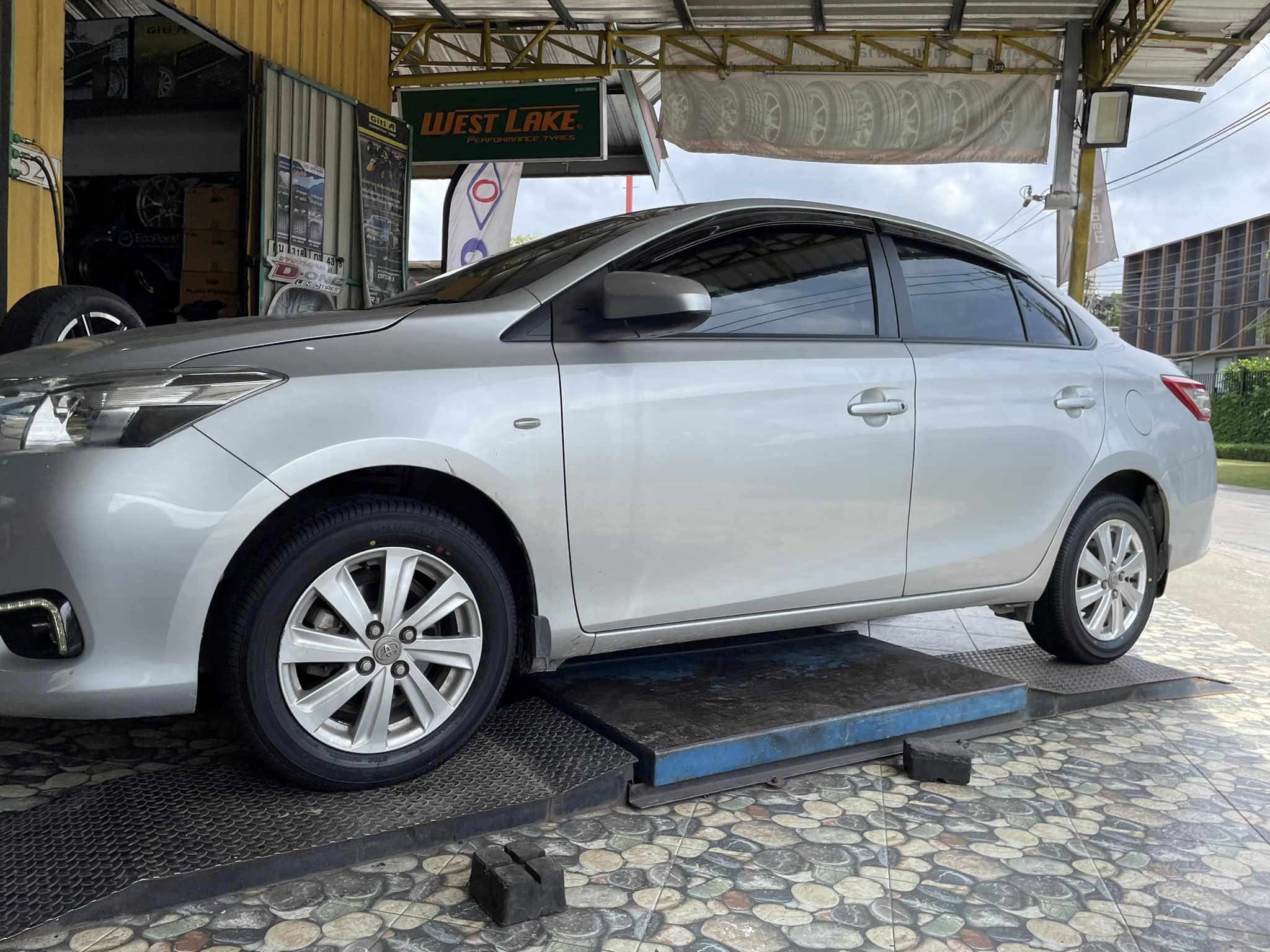 🛞❤️ #TOYOTA_VIOS🚘 🛞🐘 เปลี่ยนยาง #YOKOHAMA_E70_185/60R15