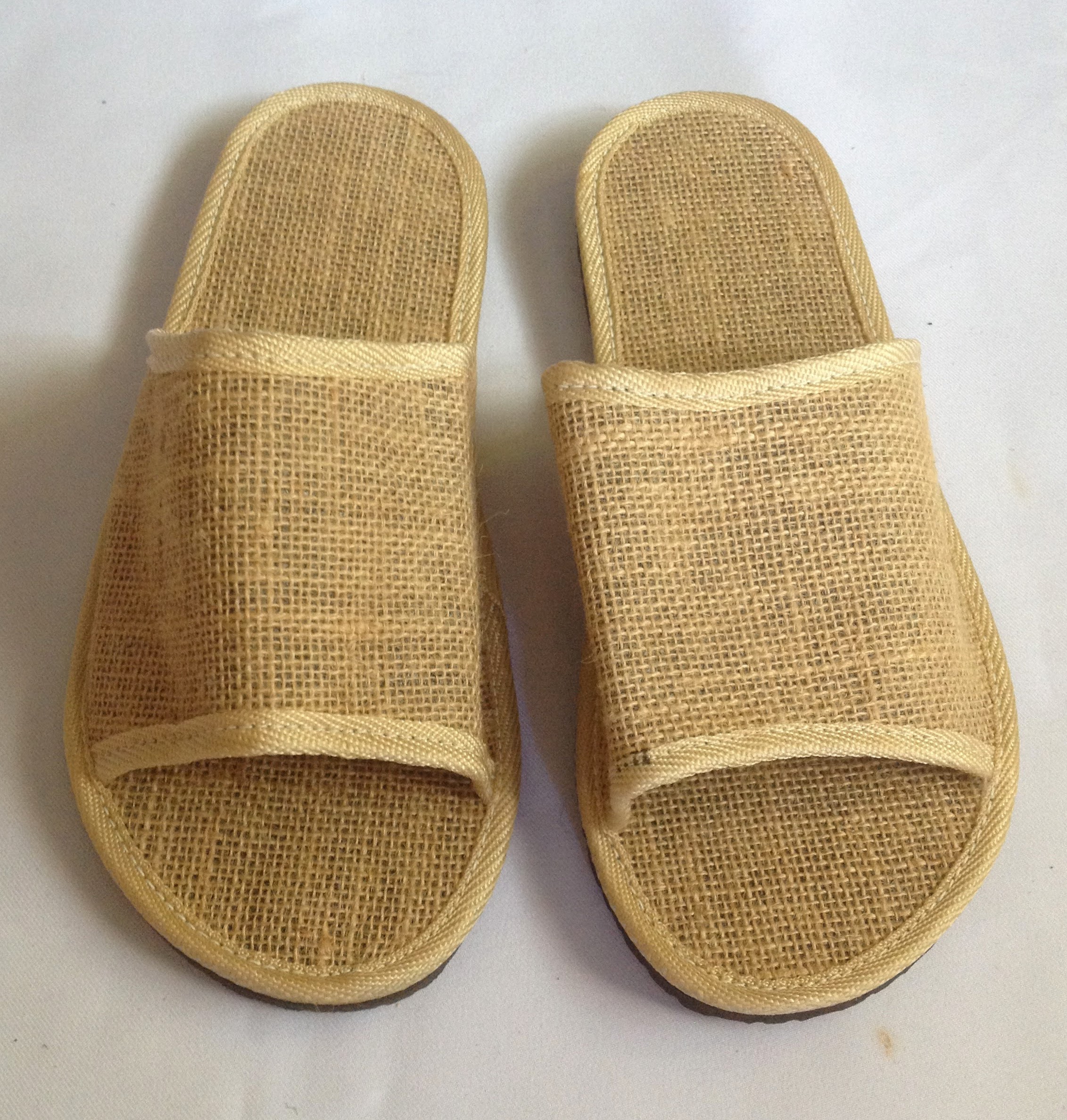 BSS305R :รองเท้าแตะใส่เดินในบ้าน ราคาส่ง 1โหล 12 คู่