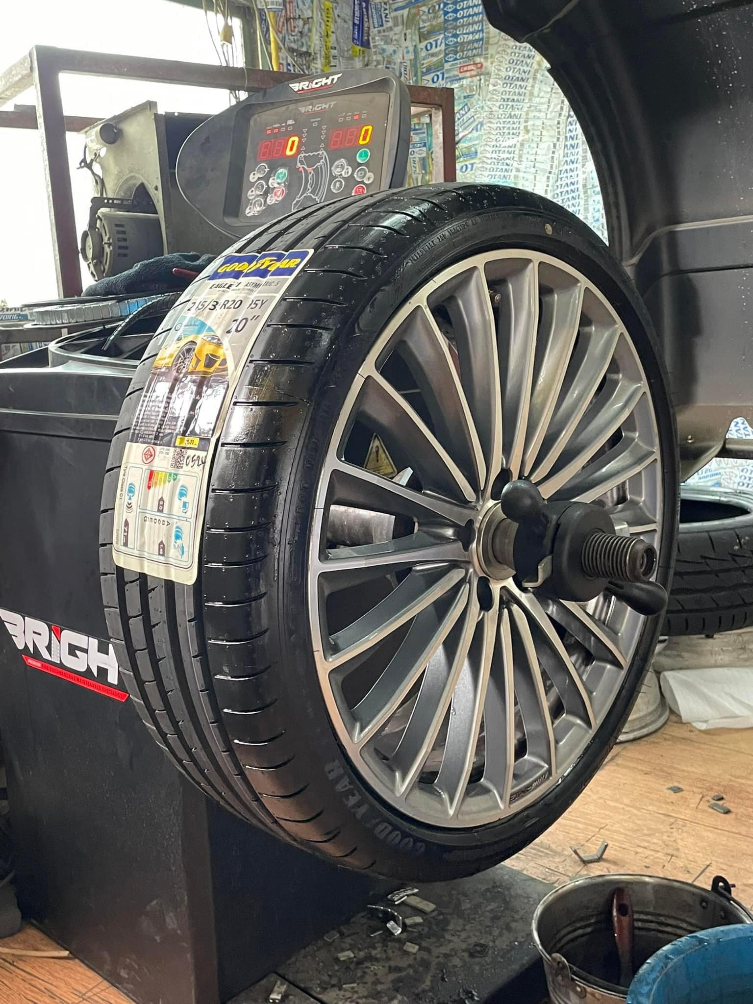 Mercedes_Benz เปลี่ยนยาง #ยางใหม่ #GOODYEAR #RUNFLAT EAGLE F1 ASYMMETRIC 5 245/35R20