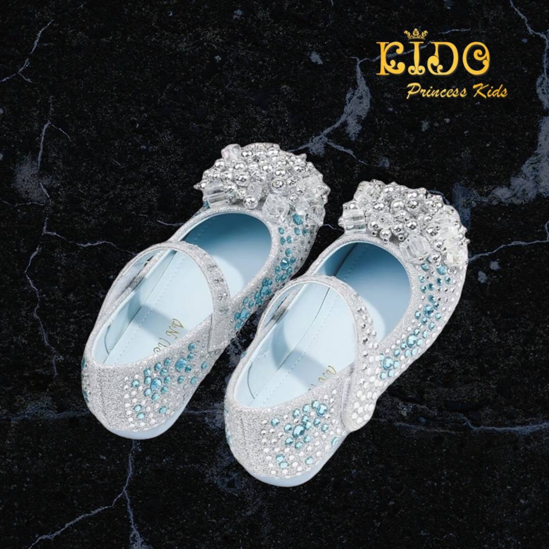 รองเท้าเด็ก **มีหน้าร้านอยู่รัชดา ลองได้ เปลี่ยนได้ **H038สีฟ้า เพชรระยิบระยับ ประดับช่อมุกสี สวยเจ้าหญิงมาก