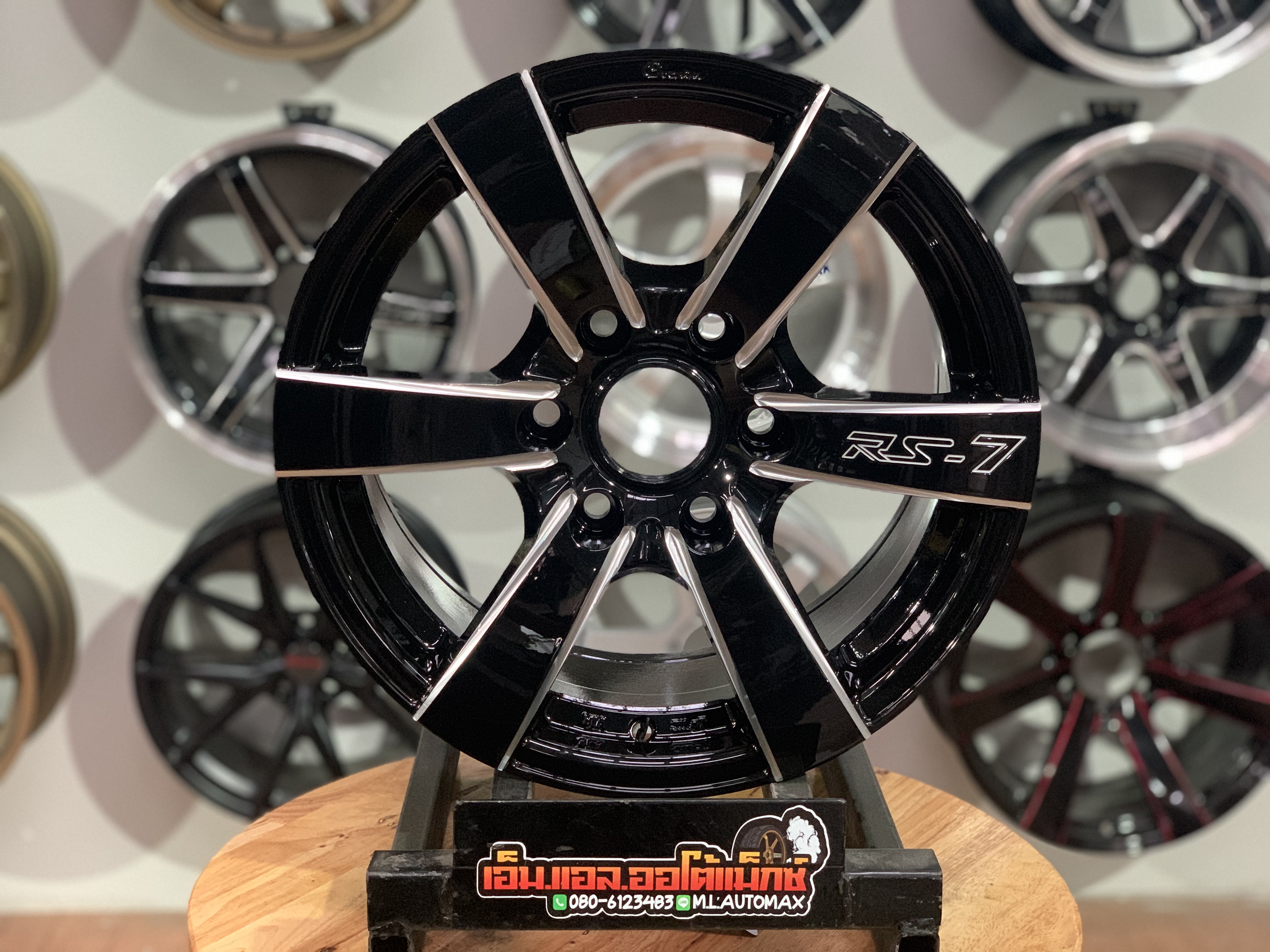 ล้อแม็กซ์ใหม่ ล้อไทย Model Crown RS-7 ขอบ16 กว้าง8 6รู130 สีดำขอบมิลลิ่ง สำหรับรถตู้รุ่นใหม่