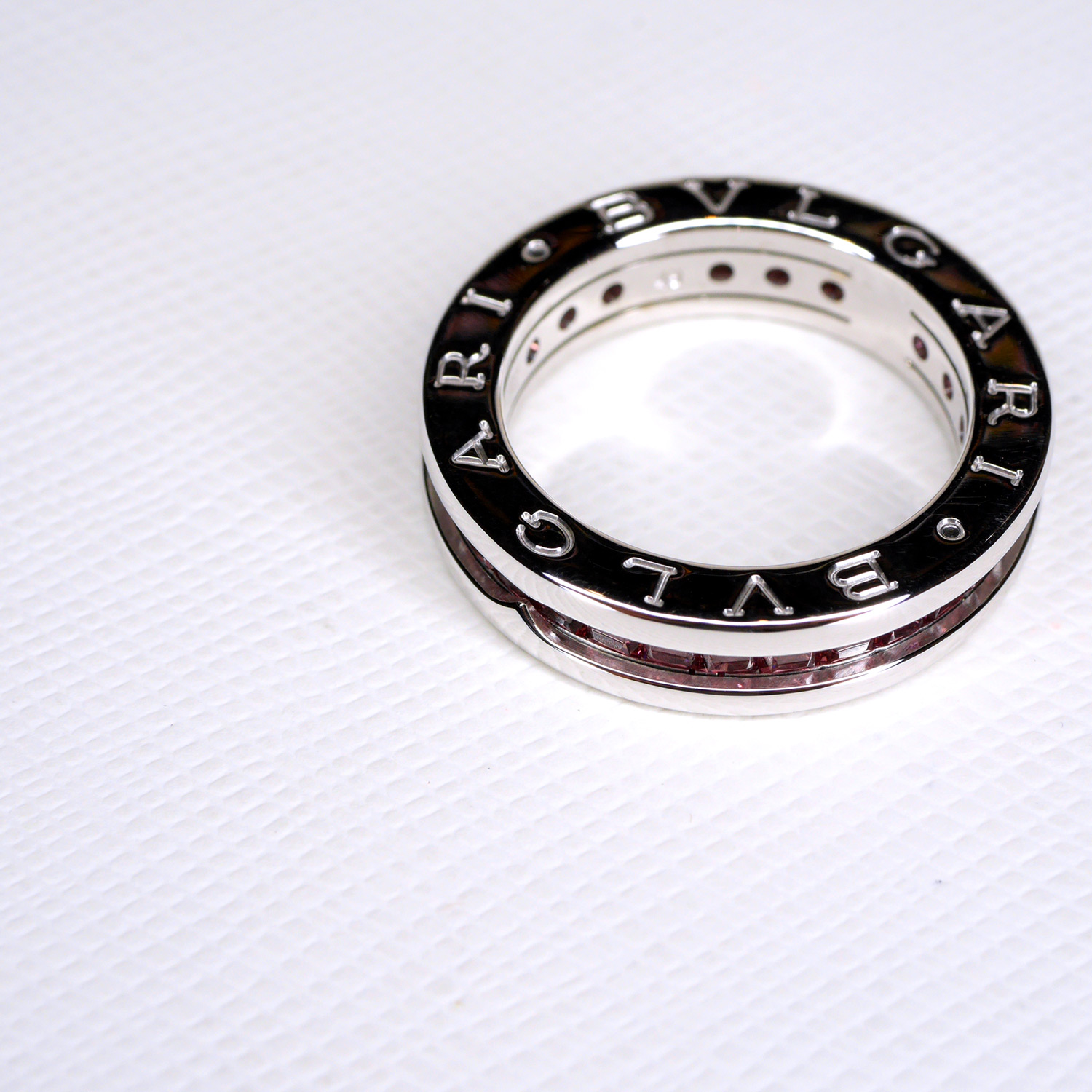 แหวน Bvlgari B.zero1 1band with Garnet ทองคำขาว 18K ไซส์49# (Used) (wg)