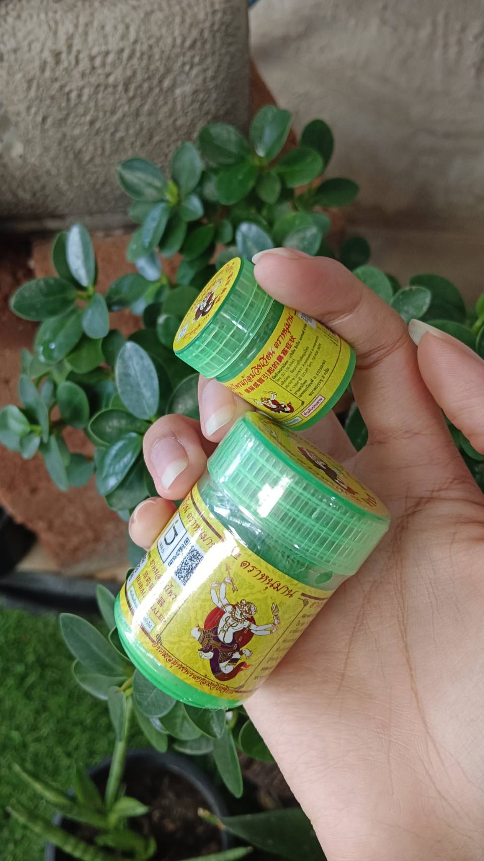 ยาดมสมุนไพรเเก้ลมวิงเวียน ตราหนุมาน 2 กรัม