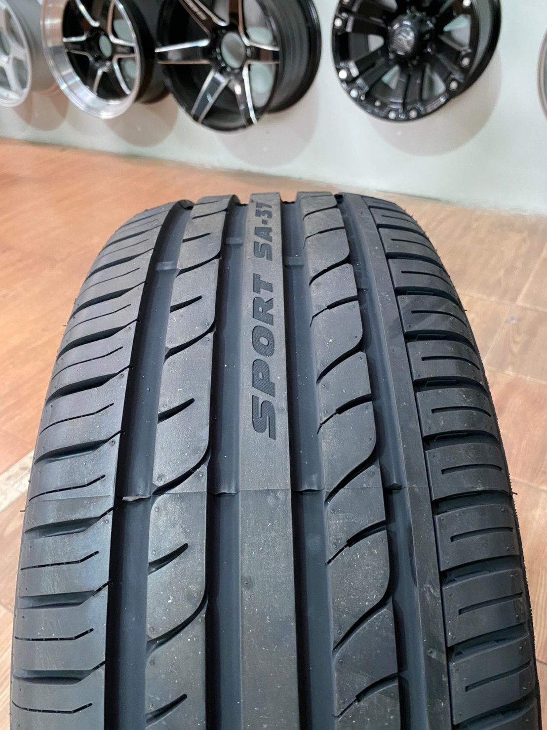 225-40R18 Goodride กู๊ดไดร์ ยางไทยคุณภาพดี พร้อมติดตั้งฟรี