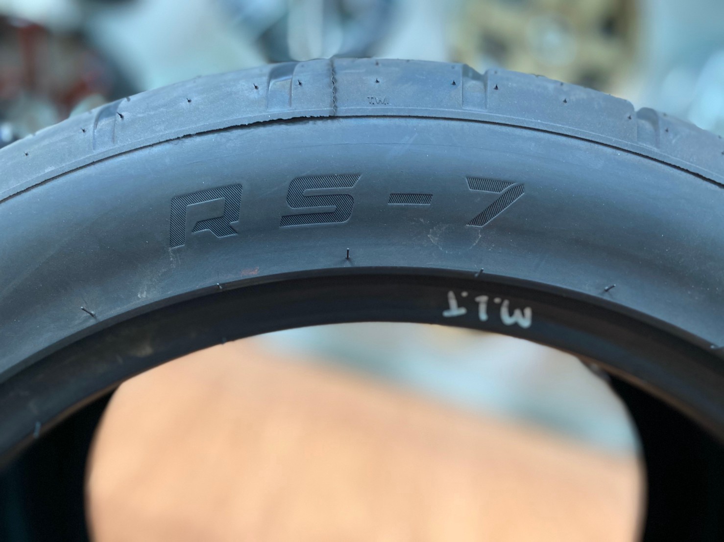 ยางลายซิ่ง Seven Tire RS-07 245/45R18 275/40R18 ยางนุ่มหนึบ ยางปี2020