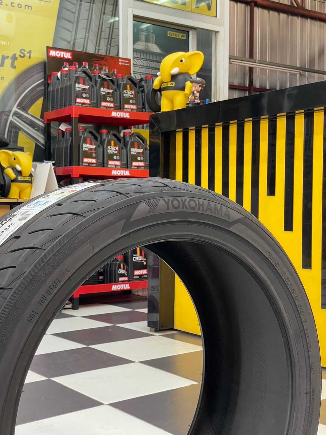 ยางใหม่โยโกฮาม่า YOKOHAMA ADVAN FLEVA V701 245/40R20 ยางใหม่ปี2024 🔥