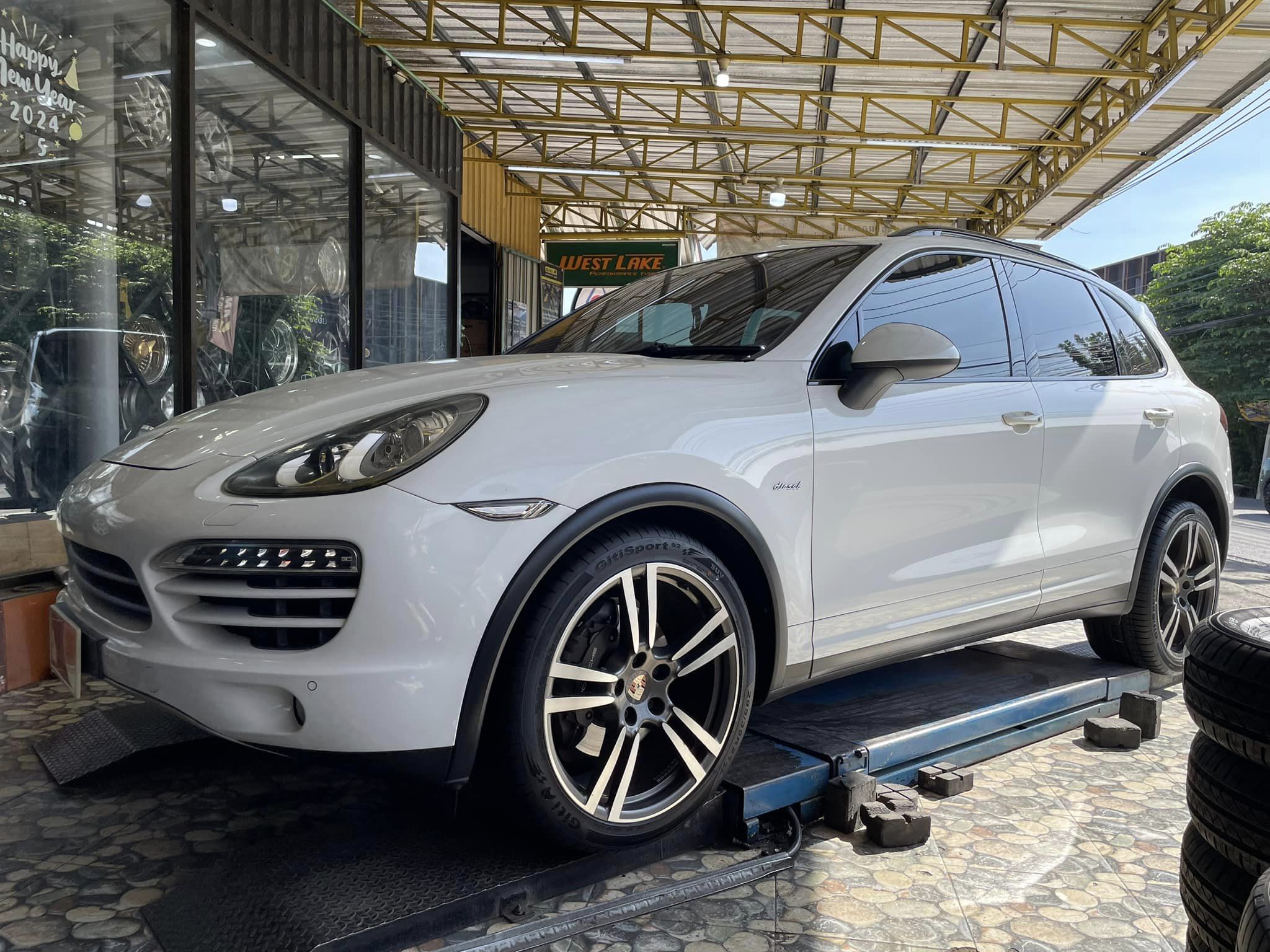🚗#PORSCHE_CAYENNE🛞 🛞#ยางจีที #ยางสปอร์ตสมรรถนะการขับขี่สูง 🛞 ติดตั้งเปลี่ยนยาง 🛞#Giti_SportS2 295/35R21