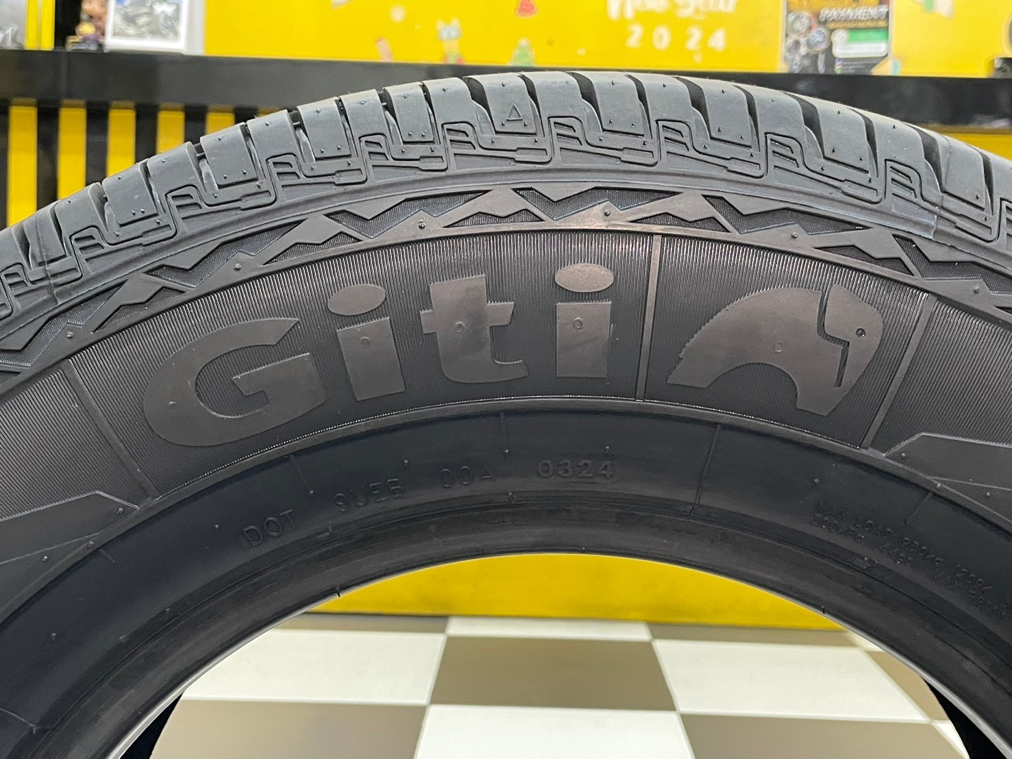#235/70R16 #GITI 4x4 #HT152 ยางทางเรียบตัวหนังสือสีขาว นุ่มเงียบ ยางรถยนต์คุณภาพดี สมรรถนะสูง ยางใหม่ปี2024