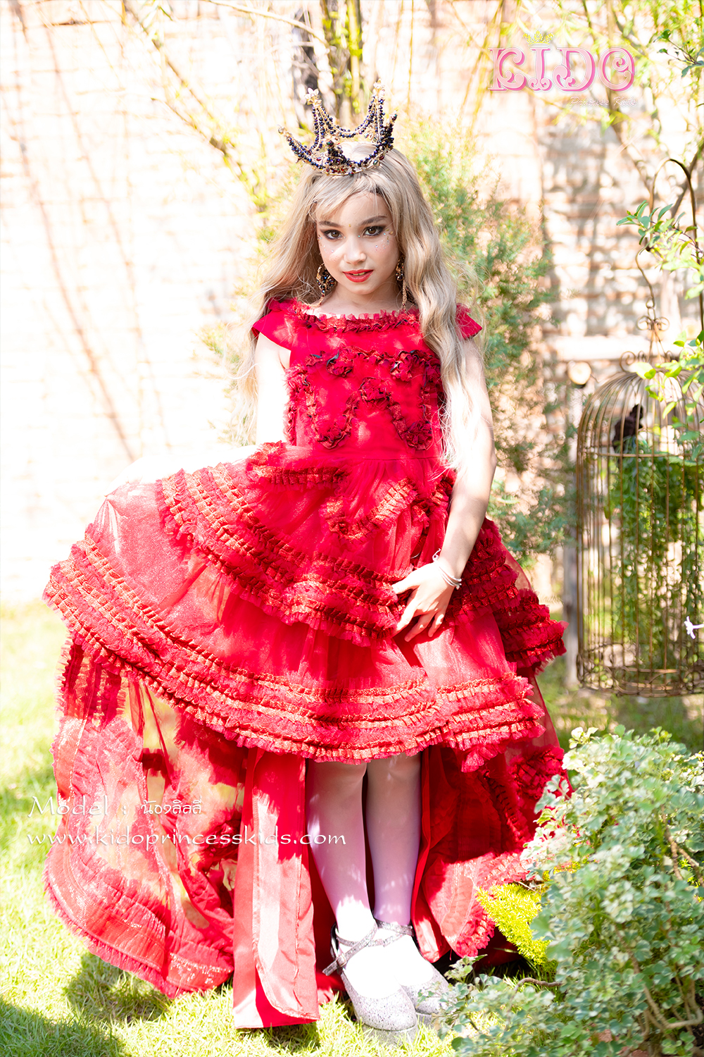 เช่าชุดเด็ก*มีหน้าร้านอยู่รัชดา ลองได้ เปลี่ยนได้ ถ่ายรูปเองจากสินค้าจริง*W18206 ชุดเดินแบบเด็กสีแดงเน้นความหรูที่การตกแต่งด้วยการนำผ้ามาจับจีบระบายแต่งเป็นลวดลายในชุด กระโปรงทรงหน้าสั้นหลังยาวดูเปรี้ยวแบบมีสไตล์ มีแขน