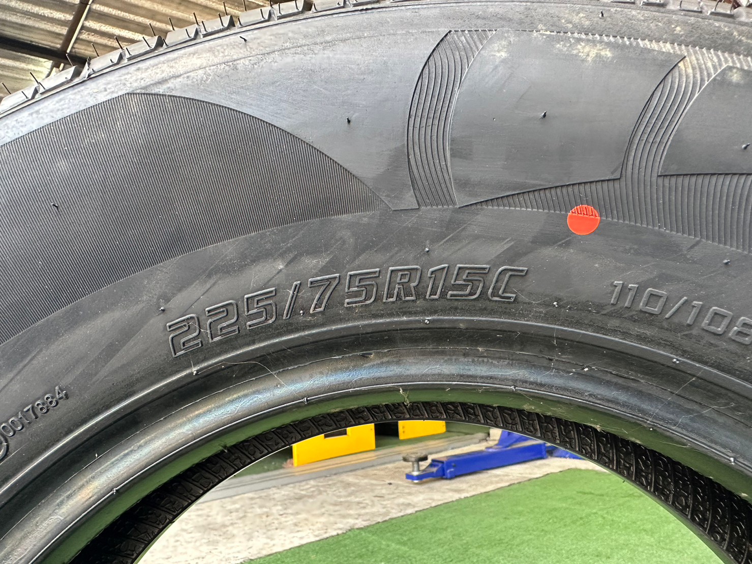 OTANI MK2000 225/75R15 ยางใหม่ ราคาพิเศษพร้อมติดตั้งฟรี สามารถสอบถามเพิ่มเติมได้ค่ะ