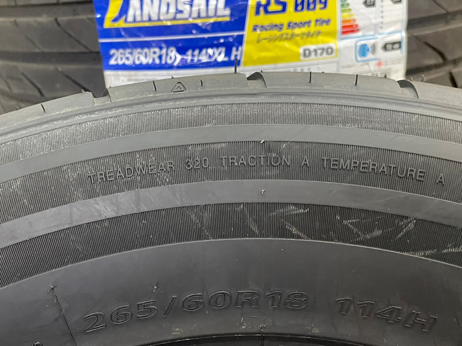 ยางสปอร์ตลายซิ่ง คุณภาพดี Lansail RS009 265/60R18 (4เส้น)