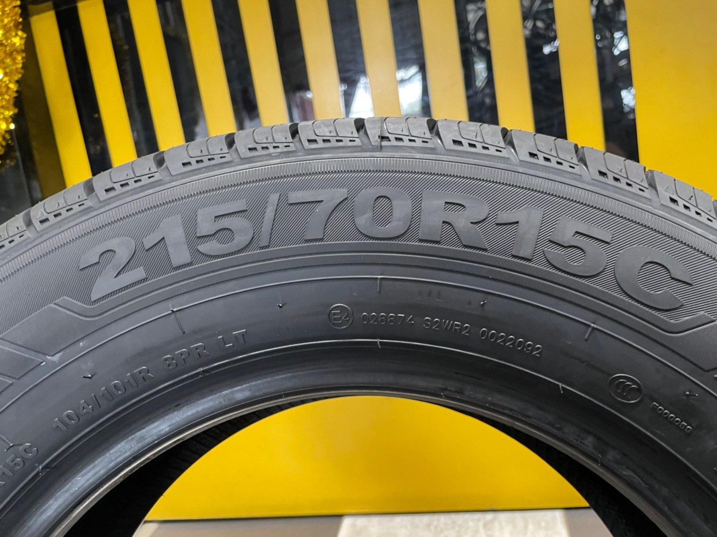Giti Van600 215/70/R15 ยางกระบะ บรรทุก ยางใหม่ปี2023 ราคาโปรโมชั่นพิเศษ พร้อมติดตั้งฟรี