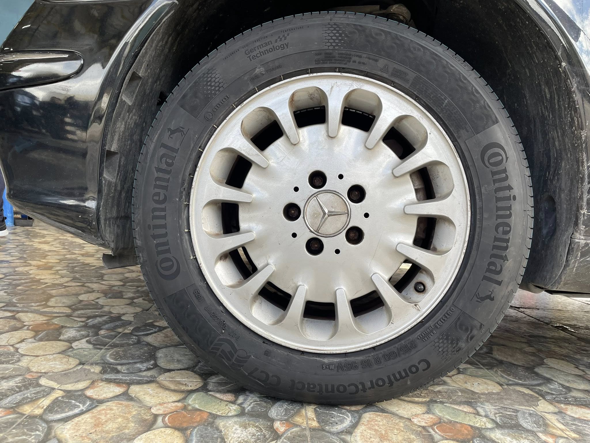 BENZ_E200🚘เปลี่ยนยาง 🛞🐘#Continental_CC7_215/60R16