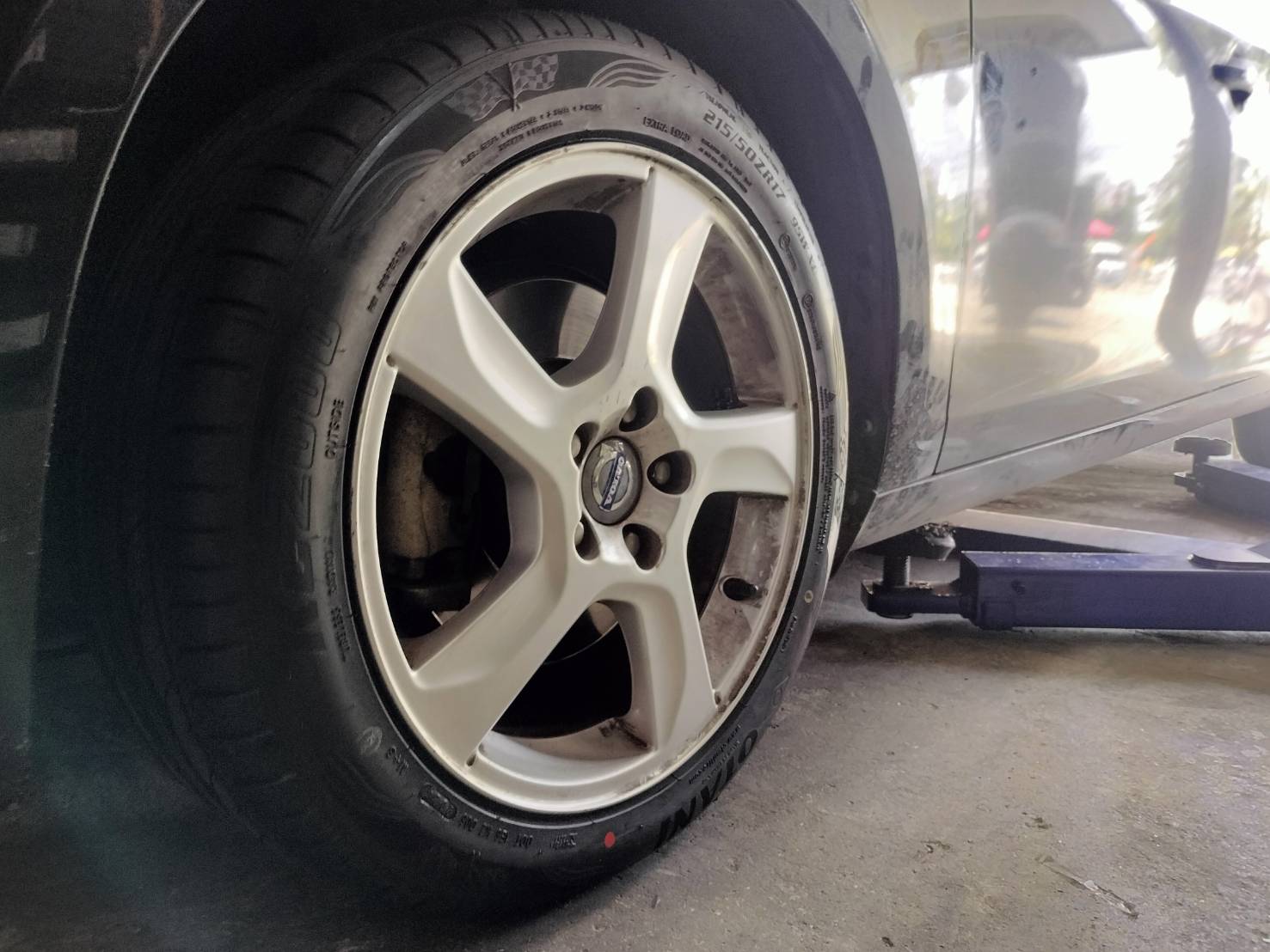 🚘#VOLVO_S60 เปลี่ยนยาง 🛞 #OTANI_KC2000_215/50R17