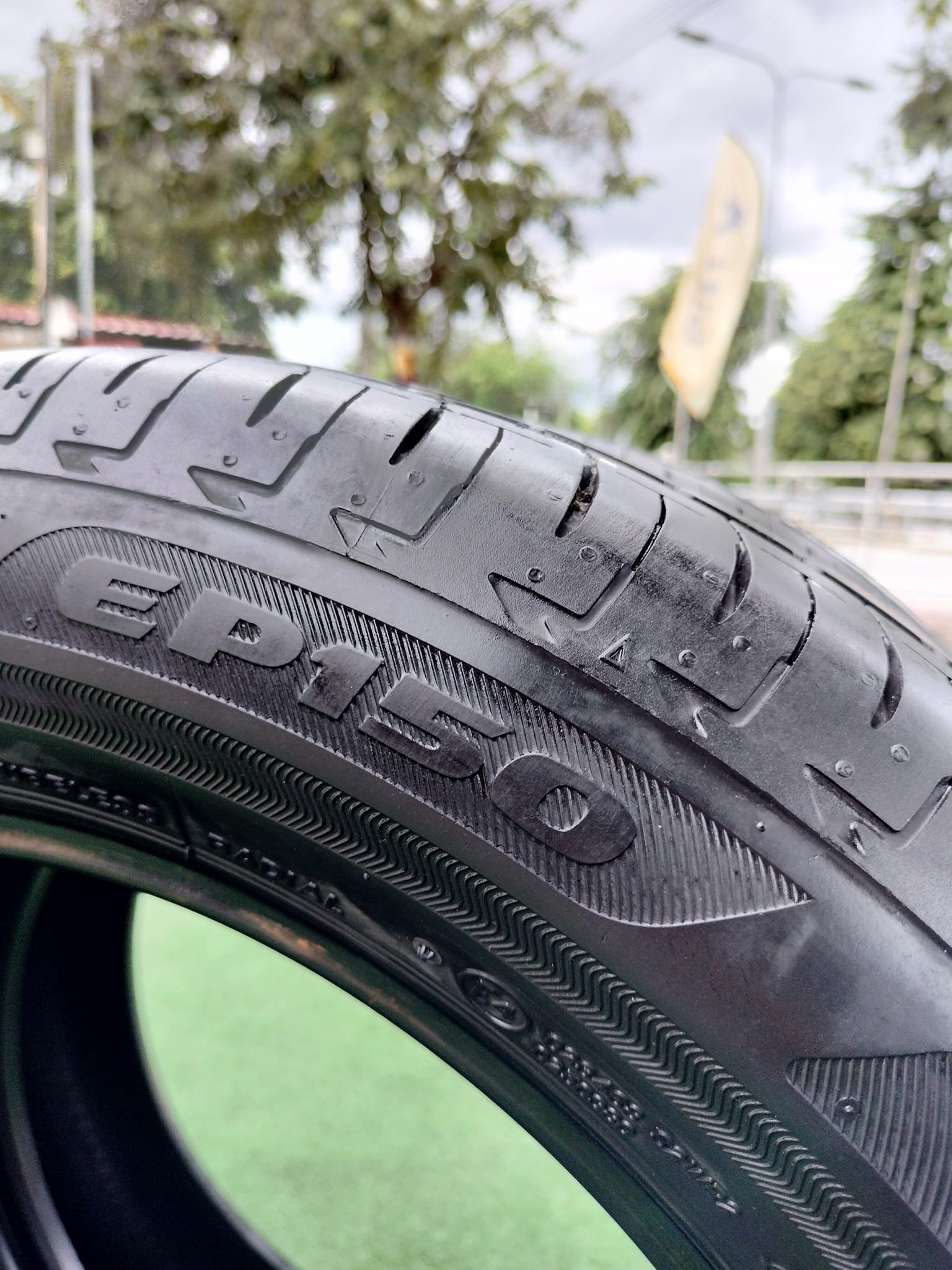 ยางมือ2 สภาพดีขอบ15 ยี่ห้อ Bridgestone EP150 175/65R15