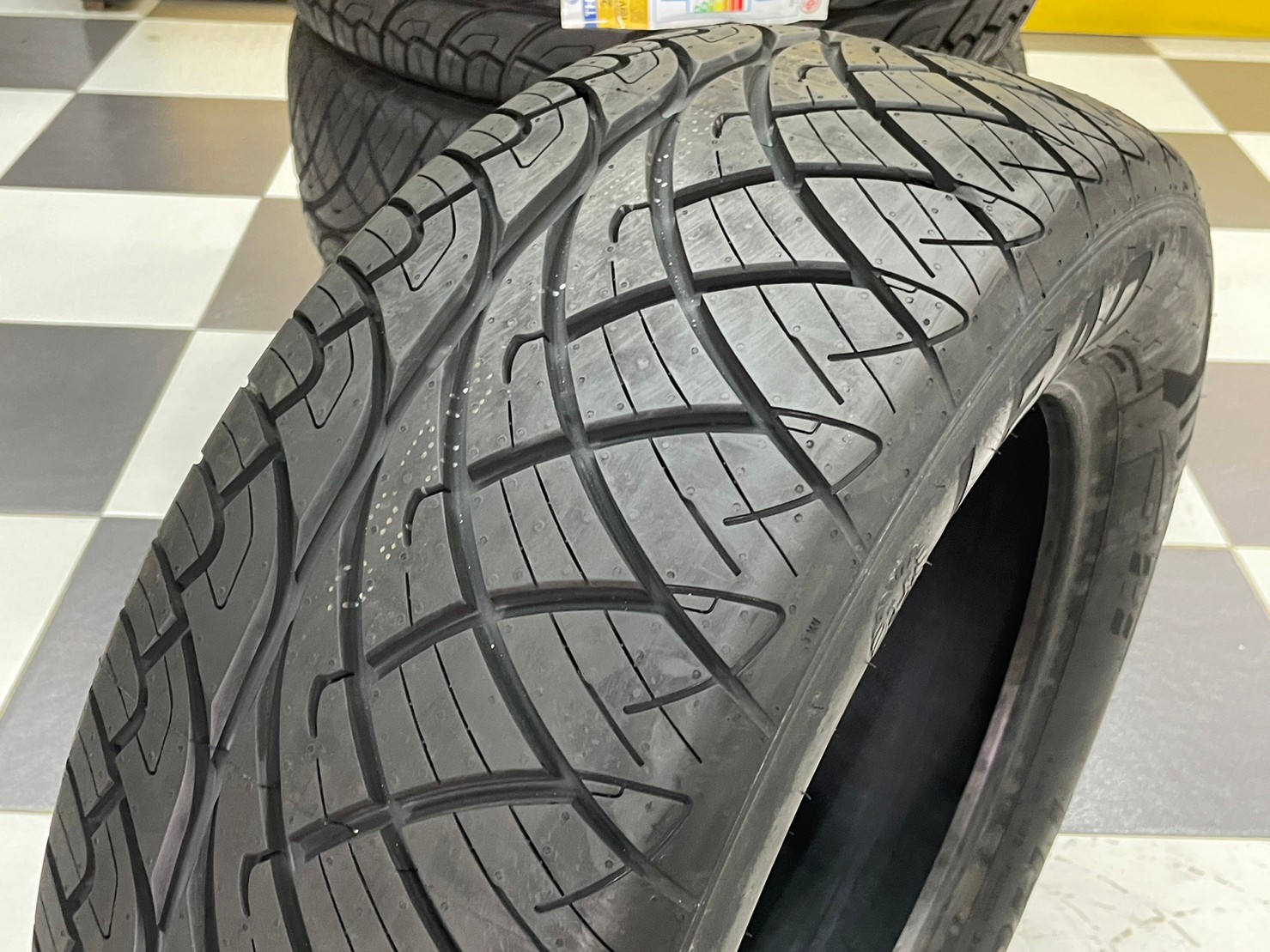255/55R18 Leao Tire Lion Thunder100 ยางลายซิ่งนุ่มหนึบ